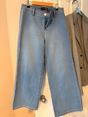 1822 Denim Light Blue Wide-Leg Cropped Jeans